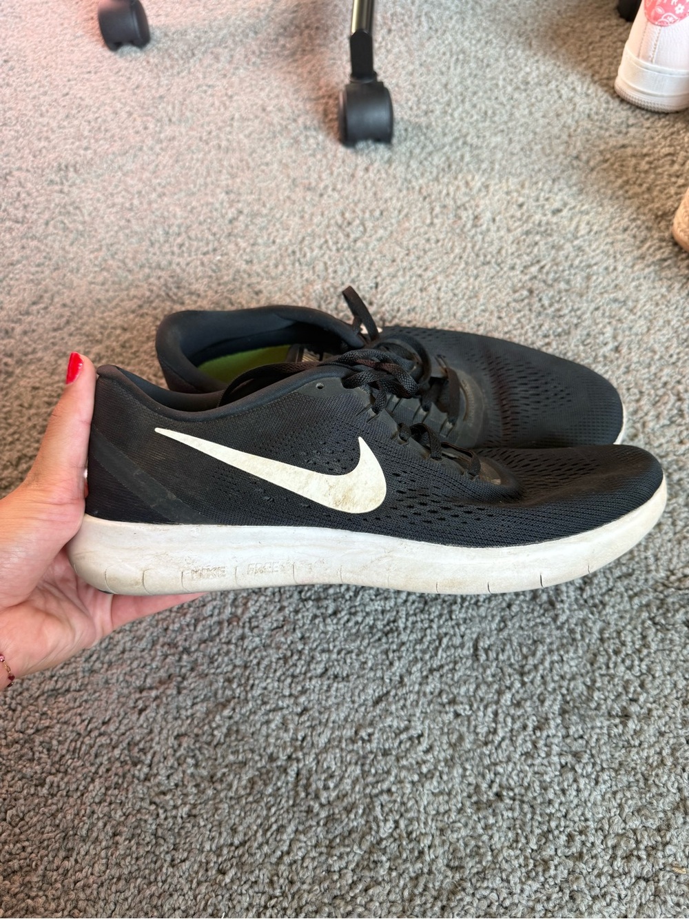 Nike Black Nike Free Runs